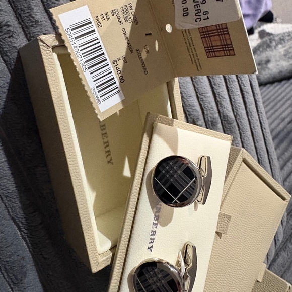 New Burberry men’s cufflinks - Picture 1 of 1